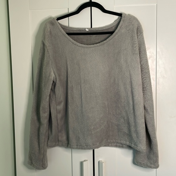 Shein Gray Plush Sweater - Size‎ Large - Picture 1 of 3